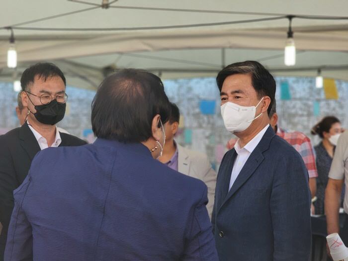 재래시장 김태흠 2