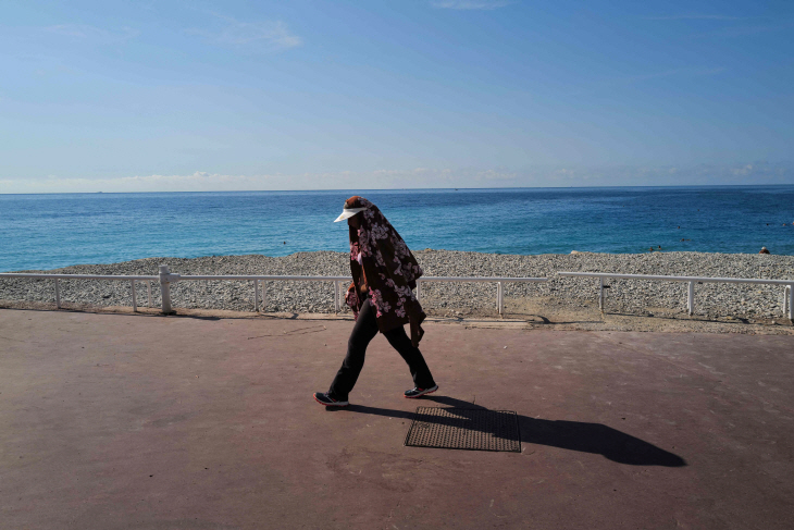 FRANCE-WEATHER-HEAT-TOURISM