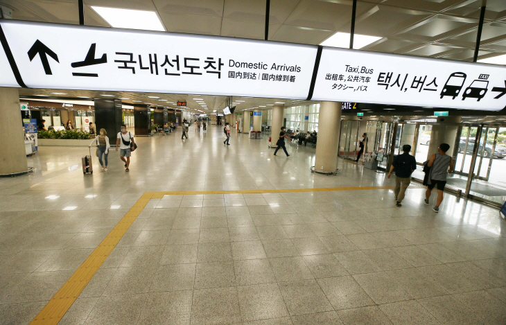태풍 북상에 제주 발길 뚝