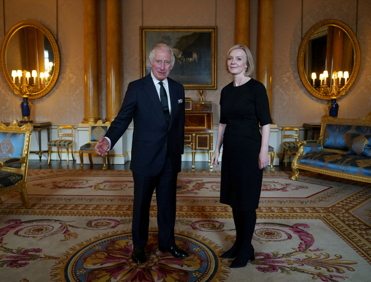 BRITAIN-ROYALS/KING-TRUSS