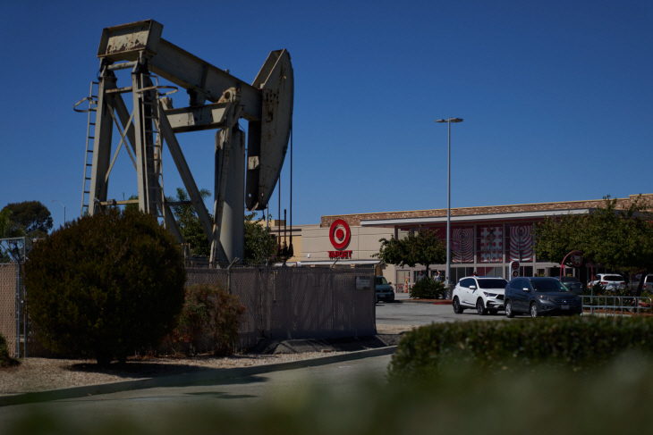 US-GAS-PRICES-TICK-HIGHER-AFTER-ALMOST-100-DAYS-OF-DECREASING