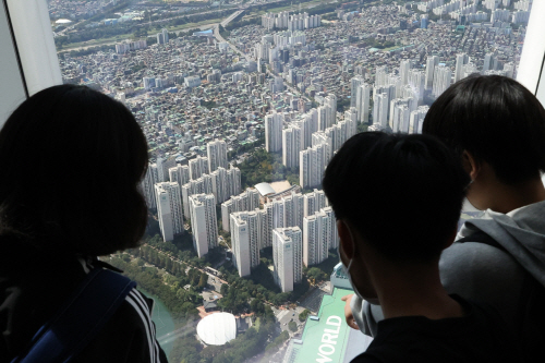 서울 아파트값 17주 연속 하락