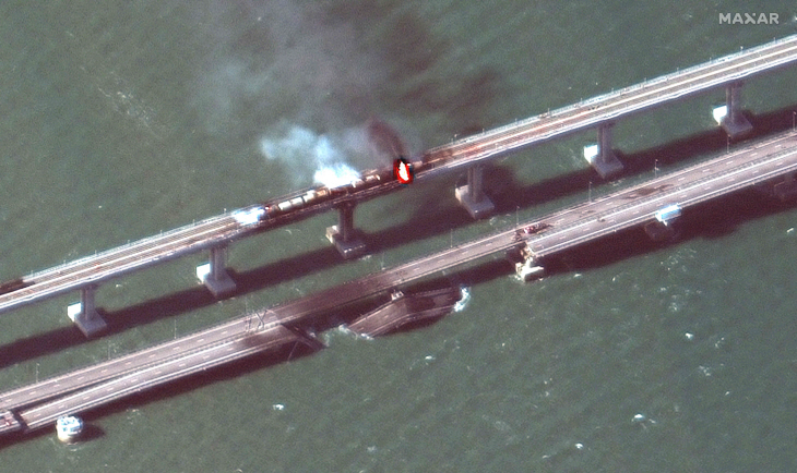 TOPSHOT-RUSSIA-UKRAINE-CONFLICT-WAR-BRIDGE