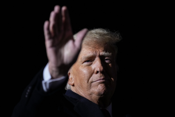 US-FORMER-PRESIDENT-TRUMP-HOLDS-RALLY-IN-SUPPORT-OF-OHIO-SENATE-