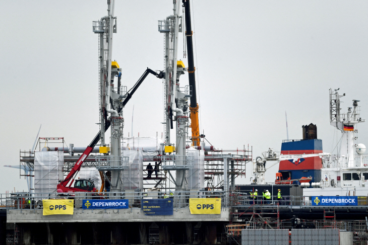 UKRAINE-CRISIS/GERMANY-LNG