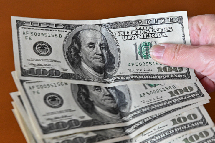 ARGENTINA-ECONOMY-CURRENCY-SOCIETY