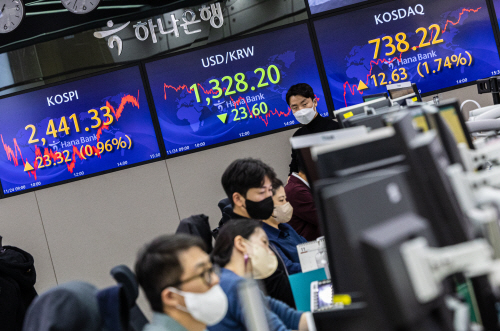 2022112401001167900048641