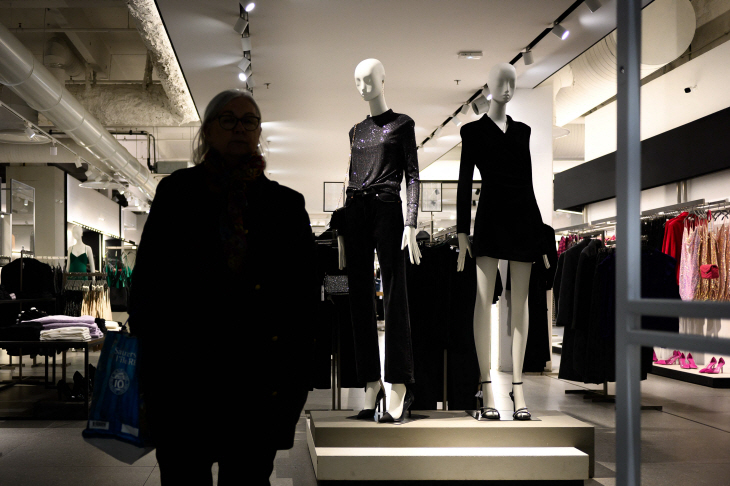 FRANCE-ECONOMY-RETAIL