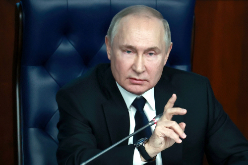 UKRAINE-CRISIS/PUTIN-MILITARY