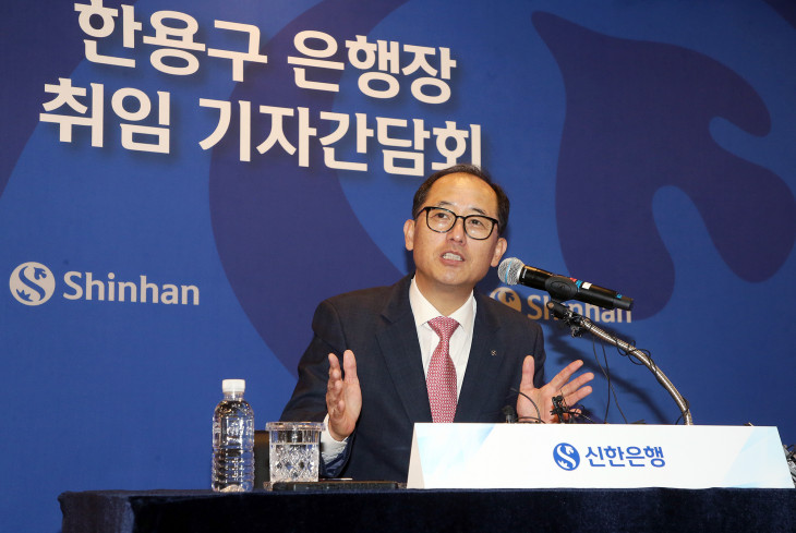 기자간담회사진1.jpg
