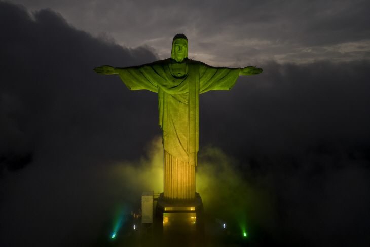 APTOPIX Brazil Pele