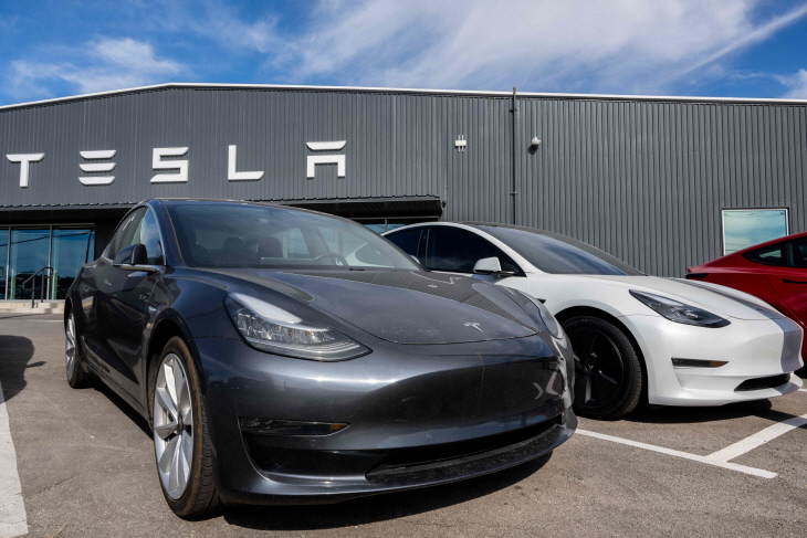 US-TESLA-REPORTS-QUARTERLY-EARNINGS,-MISSING-WALL-STREET'S-EXPEC
