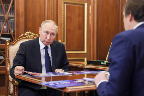 Russian President Putin meets with Education Minister Kravtsov