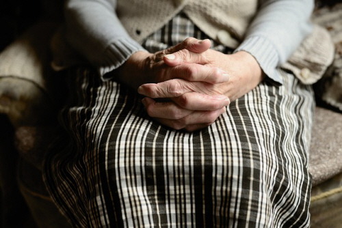 hands-gdf26f5482_640