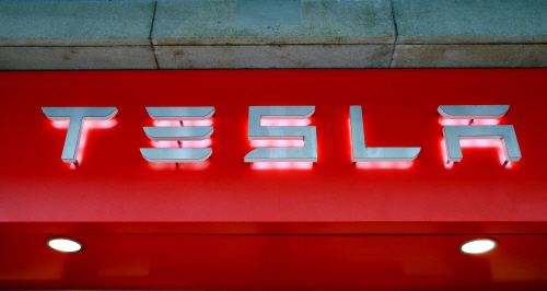 TESLA-AUTOPILOT/VIDEO