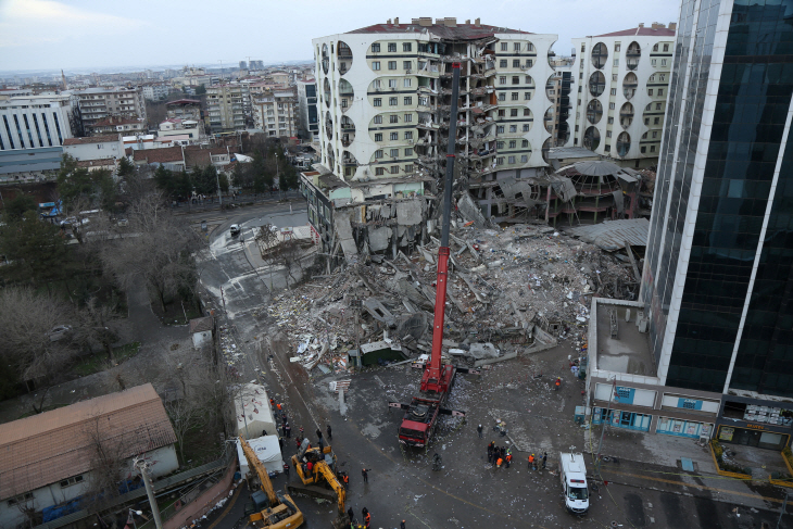 TURKEY-QUAKE/ <YONHAP NO-0473> (REUTERS)