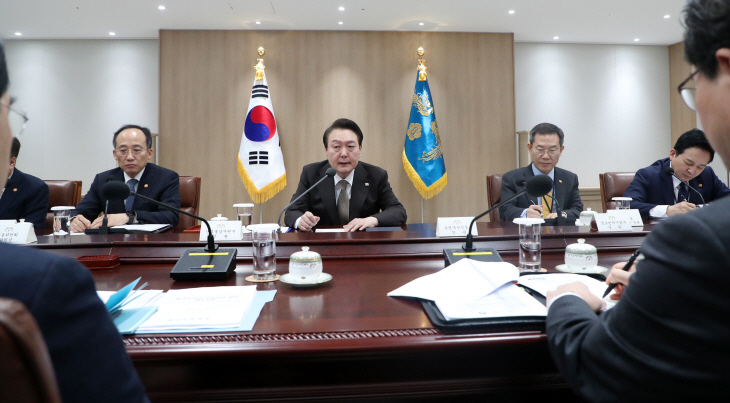 비상경제민생회의 주재하는 윤석열 대통령