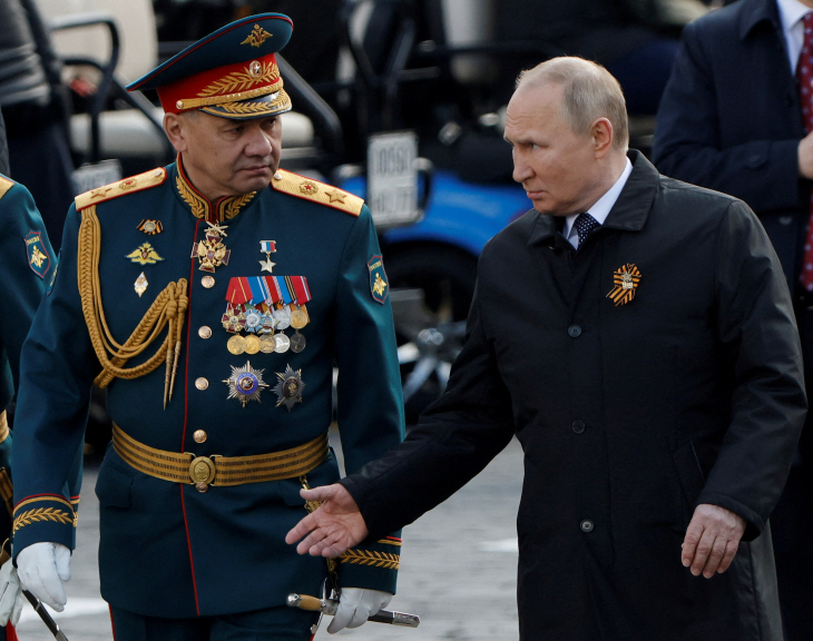UKRAINE-CRISIS/ANNIVERSARY-SHOIGU