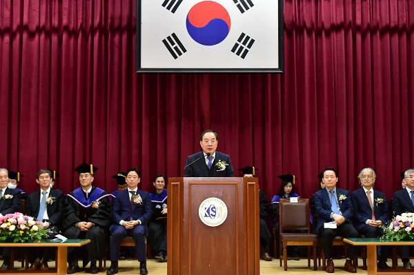[포토] 하윤수 부산시교육감, 한국과학영재학교 졸업식 축하