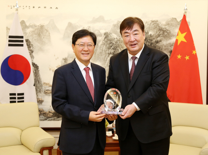 중국대사관 감사패 수여식 사진