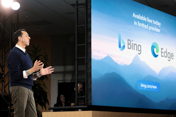 US-AI-TECH-MICROSOFT-GOOGLE