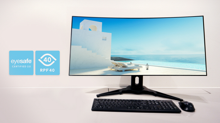 사진1. 삼성디스플레이의 34인치 모니터용 QD-OLED