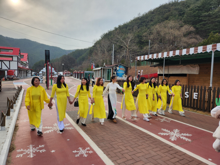 2023년 국내 베트남 다문화인 초청행사(분천산타마을)