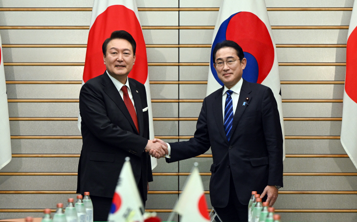 확대정상회담 하는 한일 정상