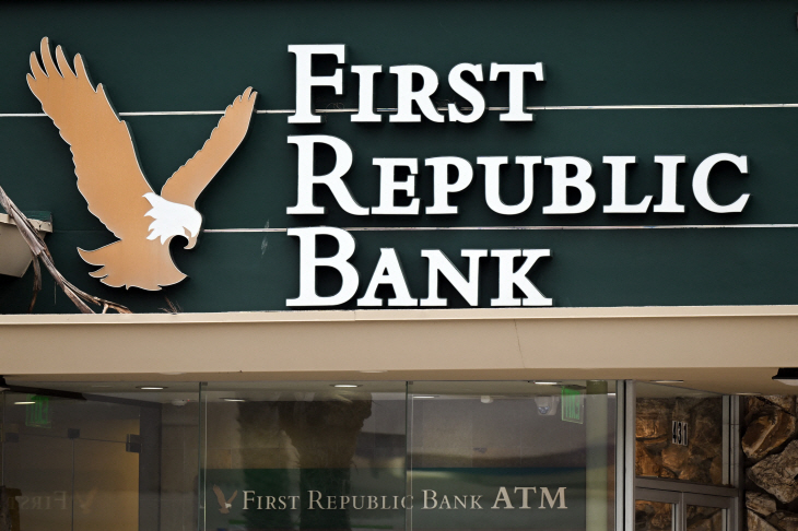 US-STOCK-BANKING-ECONOMY