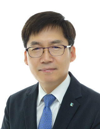 김형일