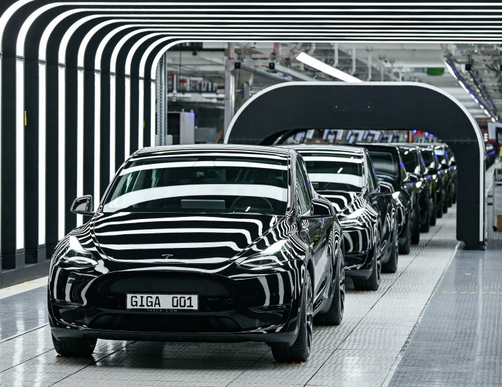 TESLA-PRICES/PROFITS <YONHAP NO-0019> (via REUTERS)