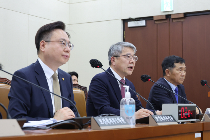 연금특위 참석한 복지장관-민간자문위 공동위원장