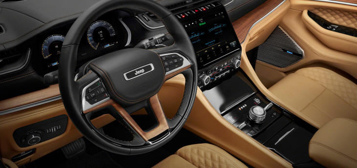 MY21-Grand-Cherokee-L-3-Row-Gallery-Expanded-02-Desktop