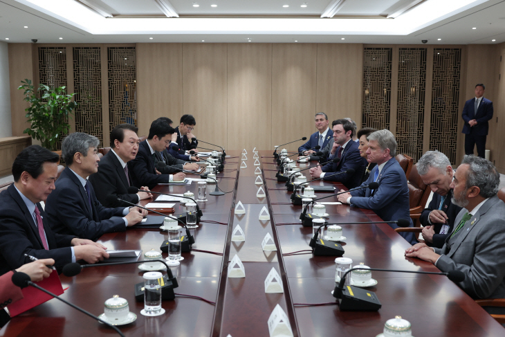 미국 하원 의원단 접견하는 윤석열 대통령