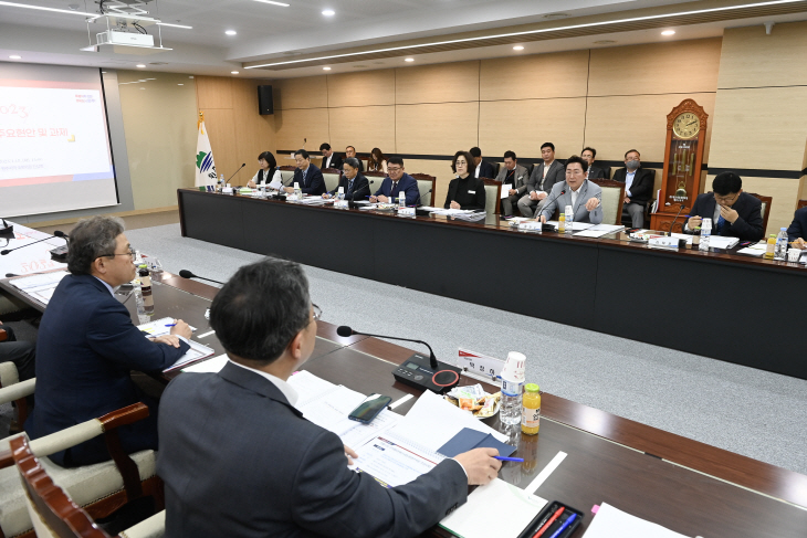 원강수, 국회의원 초청 간담회