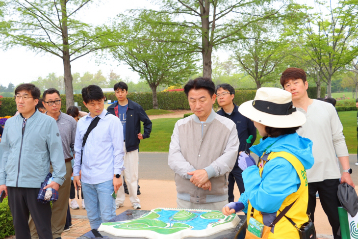 김동근 의정부시장 장성 편백나무숲-순천만국가정원 벤치마킹