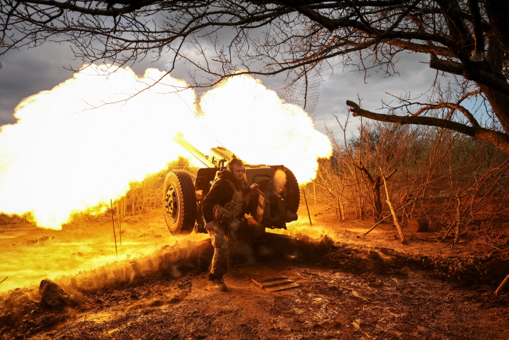 UKRAINE-CRISIS/EAST-ARTILLERY