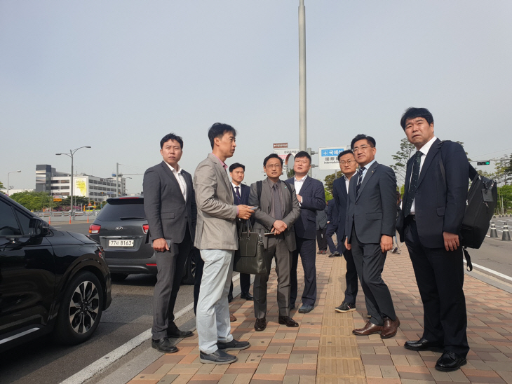 김포시가 24일 추가 투입한 70번 버스 운행현장