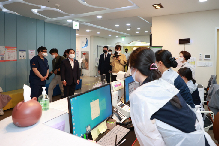 주광덕 남양주시장 3일 어린이날 맞아 달빛어린이병원 격려방문
