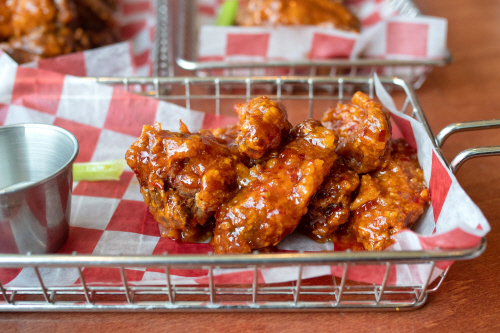 wings-4120271_1920