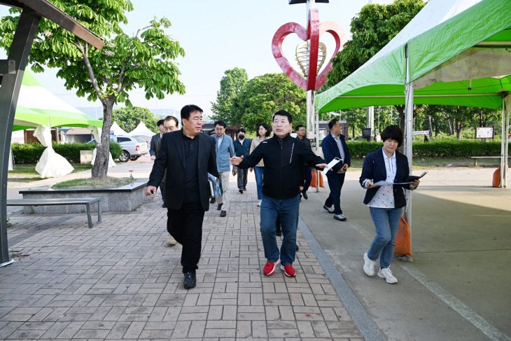 백경현 구리시장 10일 구리유채꽃 한강예술제 현장점검