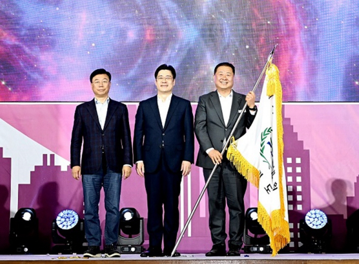김경일 파주시장 13일 제70회 경기도체육대회 대회기 이양