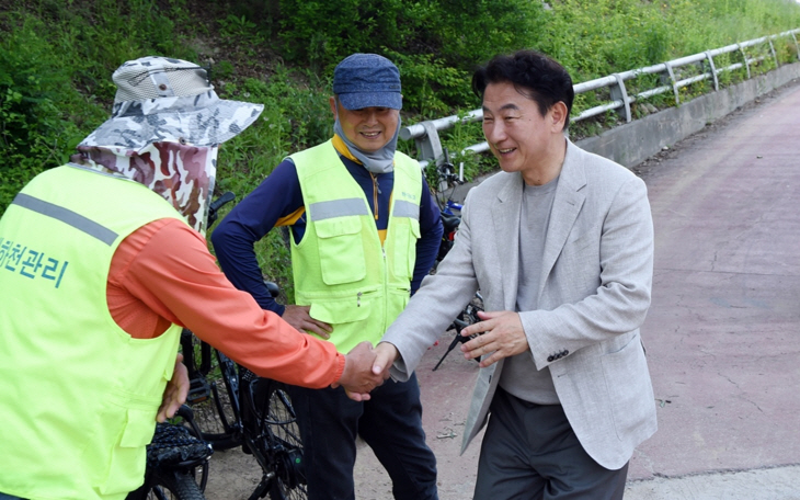 김동근 의정부시장 11일 중랑천 주요사업지 현장점검