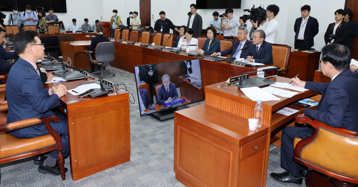 국회 윤리특위 안건은...<YONHAP NO-4315>