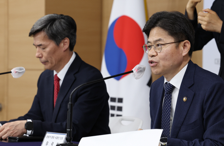 발언하는 유국희 후쿠시마 원전 오염수 전문가 시찰단장