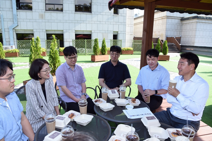 의정부시 ‘카페 무지개’ 5월 차담회 현장