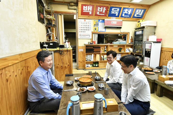 김병수-한창섭-오병권 김포시 착한가격업소 방문