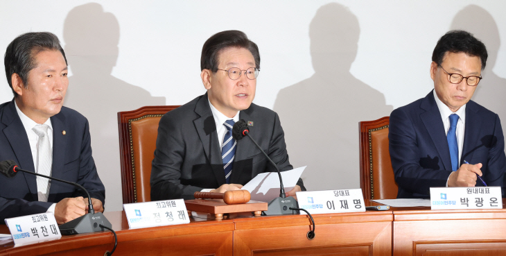 발언하는 이재명 대표<YONHAP NO-1621>