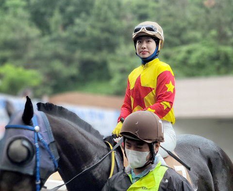 “MZ세대 여성기수를 만나다”··· 개인통산 100승 달성 최은