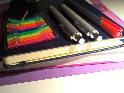 school-supplies-1606148_1280
